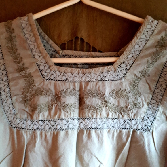 Sage green boho top with lace & embroidery - Picture 2 of 3